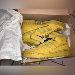 Adidas woman’s forum mid sneaker